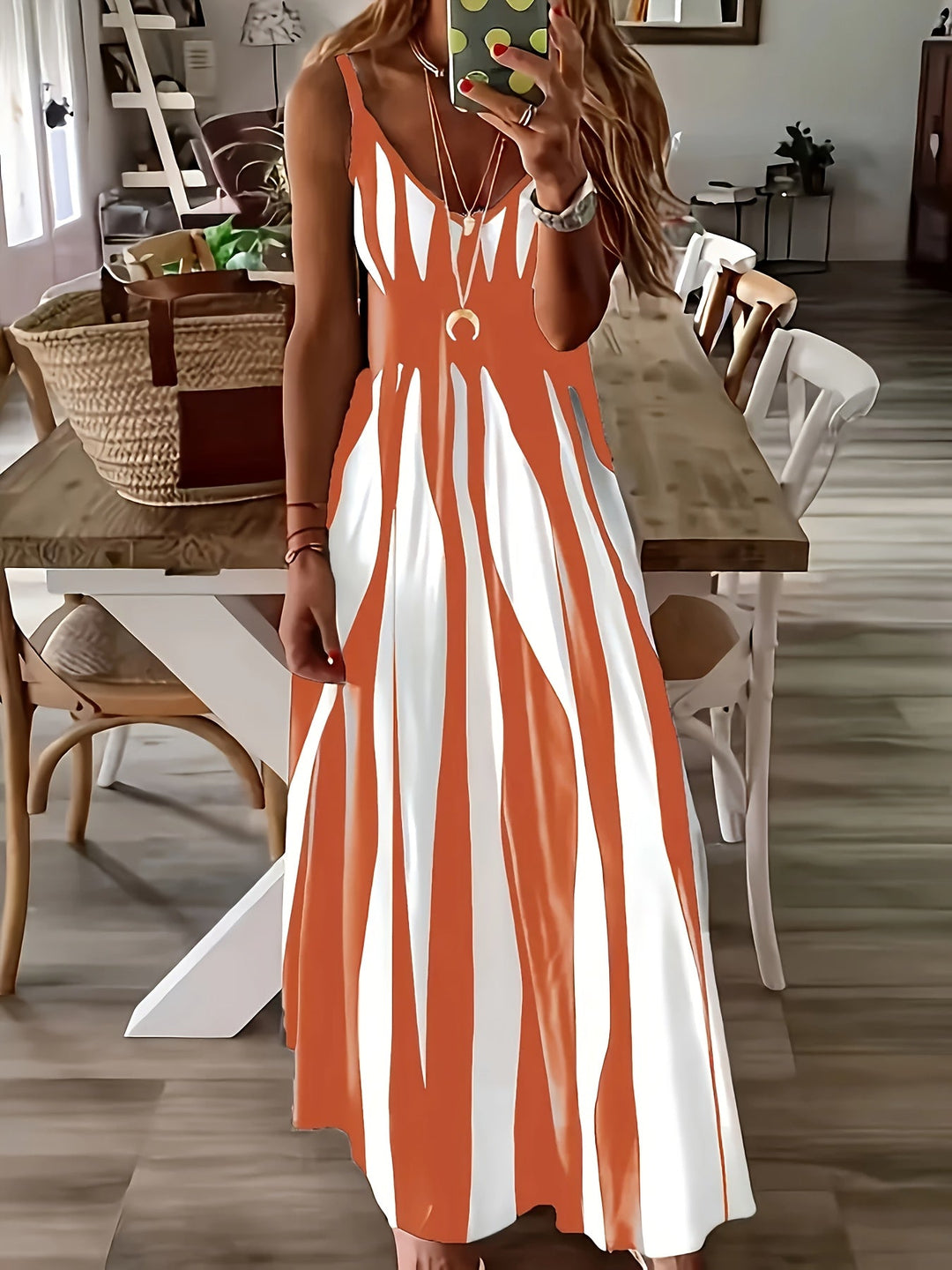 Margot | Printed V-Neck Dress in a Relaxed Cut